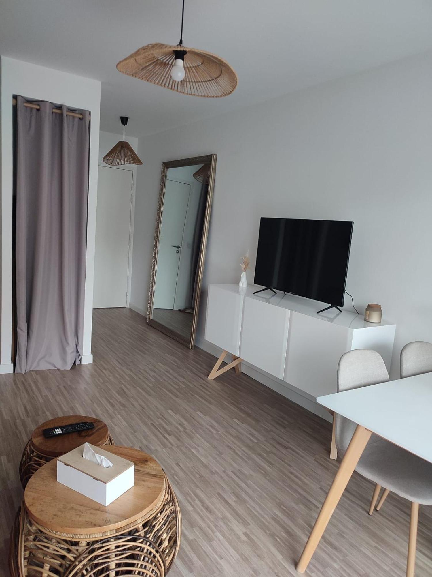 T2 En Centre Ville Avec Place De Parking Privative Le Mans Bagian luar foto